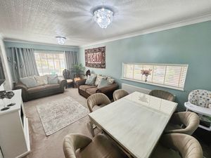 Lounge Diner- click for photo gallery